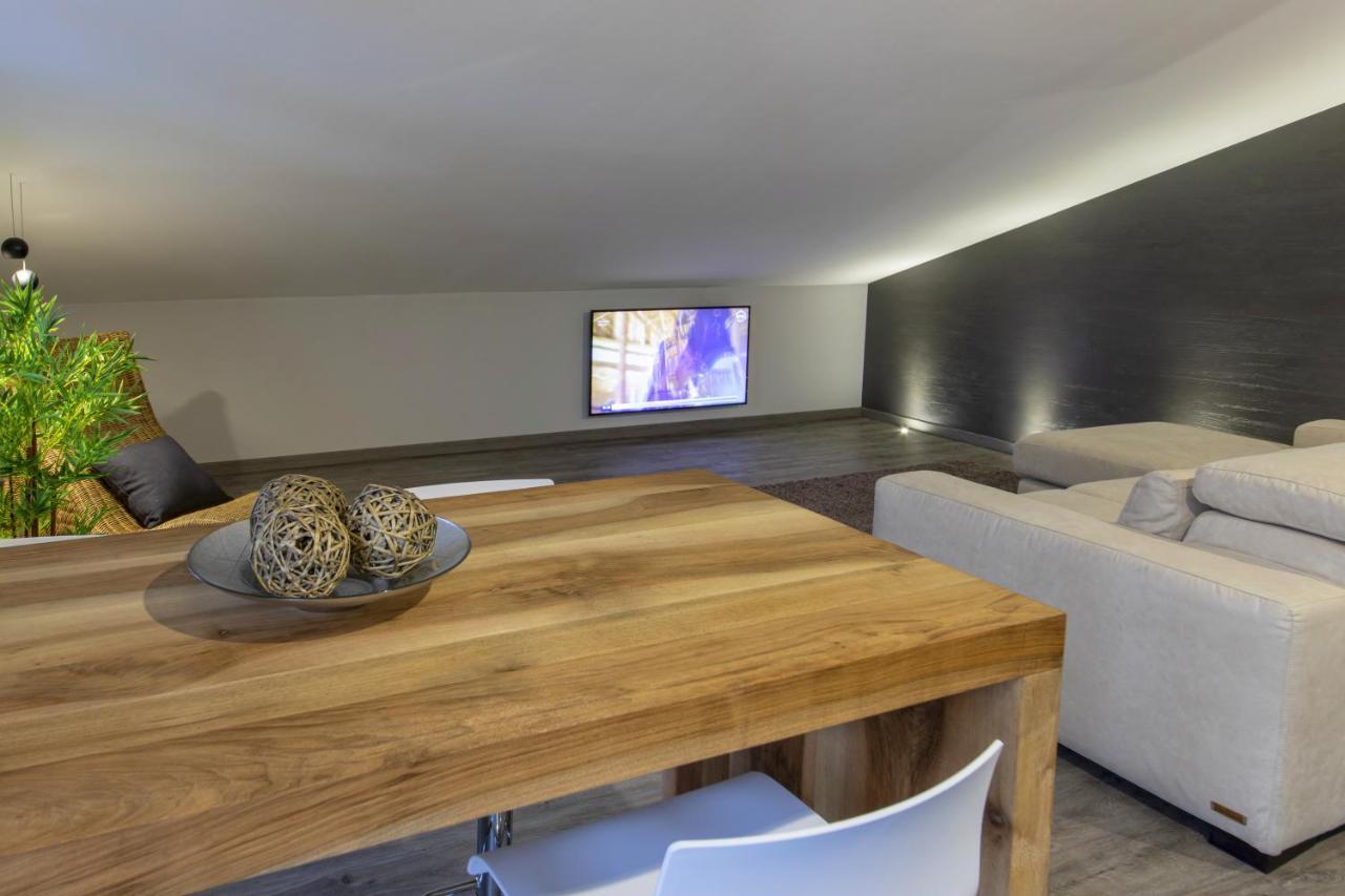 Panoramic Penthouse In The Historical Center Apartment Domodossola Bagian luar foto